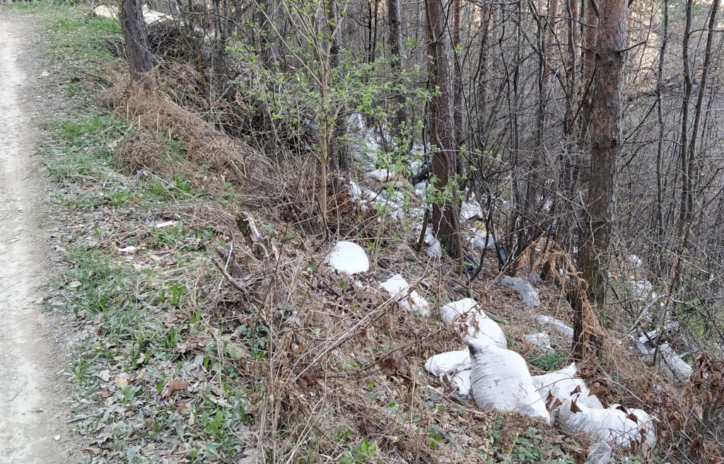 Jedna od hiljada divljih deponija u Bosni i Hercegovini